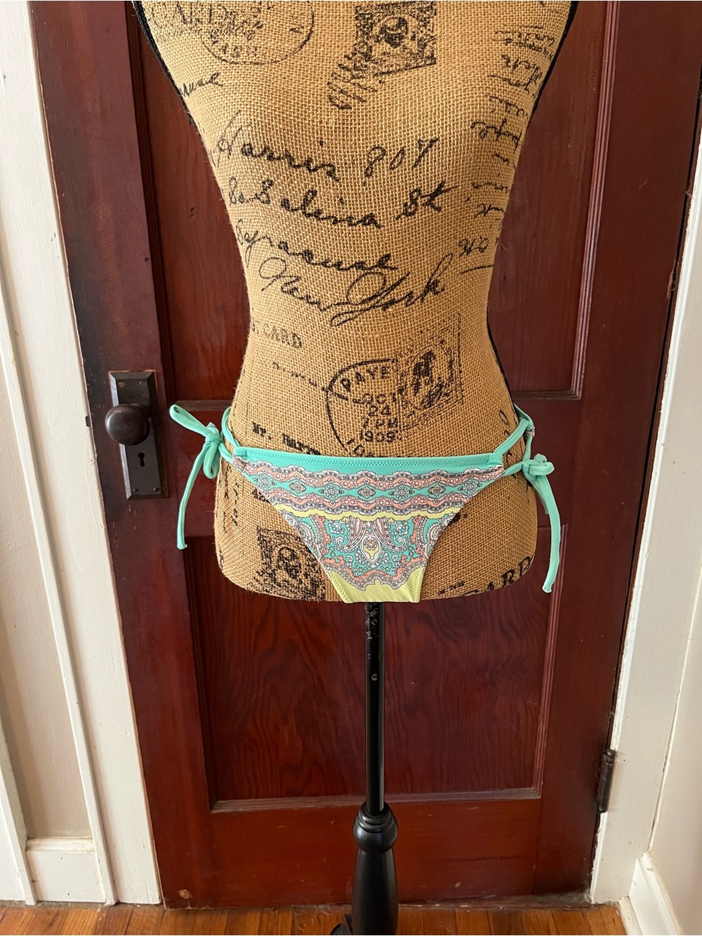 Victoria’s Secret string bikini